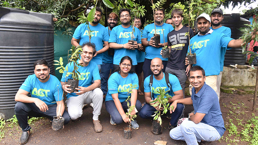 Apollo employees volunteering